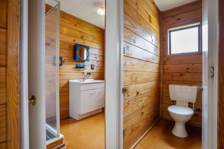 Photo of property in 128 Avalon Place, Whangamata, 3620