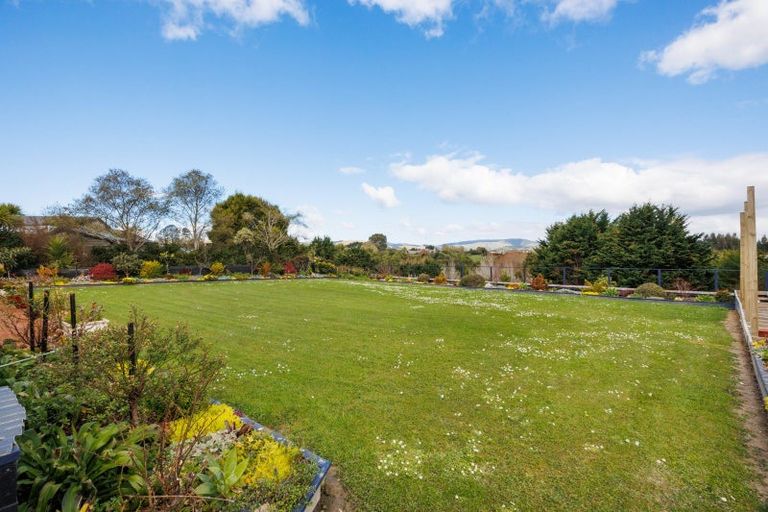 Photo of property in 37 Branksome Place, Aokautere, Palmerston North, 4471