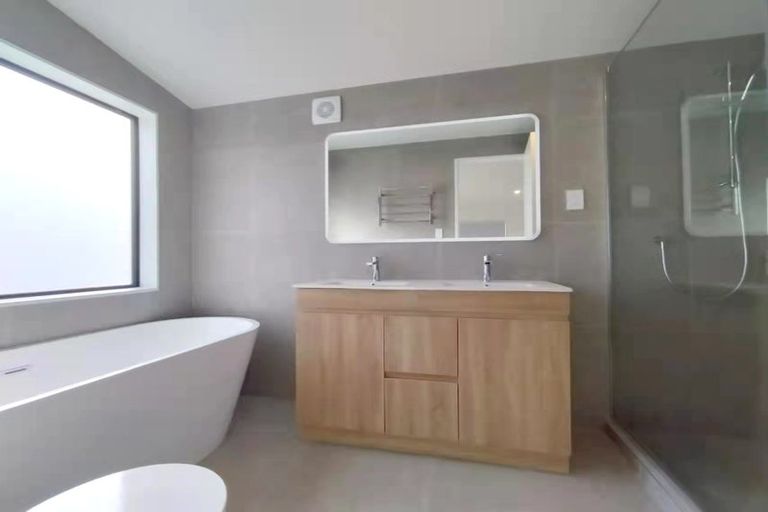 Photo of property in 36a Marendellas Drive, Bucklands Beach, Auckland, 2014