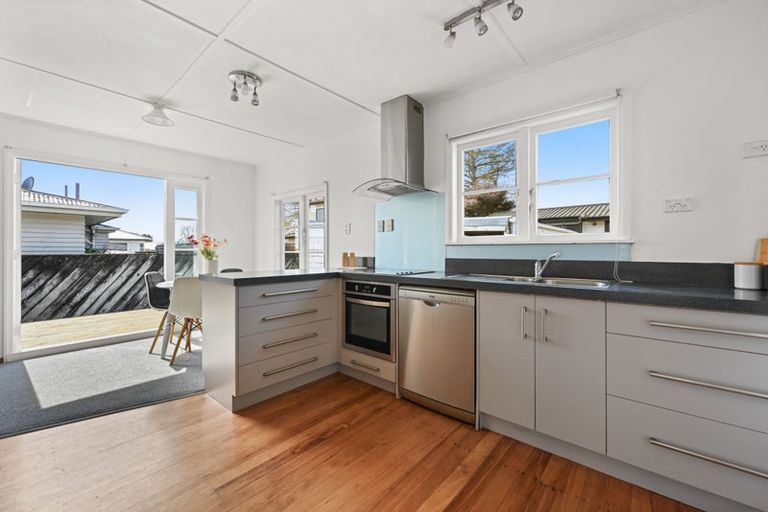 Photo of property in 16 Vardon Road, St Andrews, Hamilton, 3200