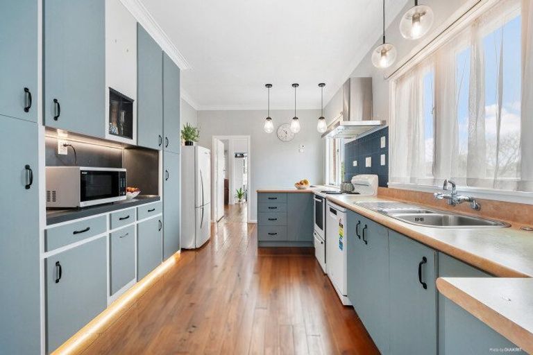 Photo of property in 11 Owens Road, Waiuku, 2123