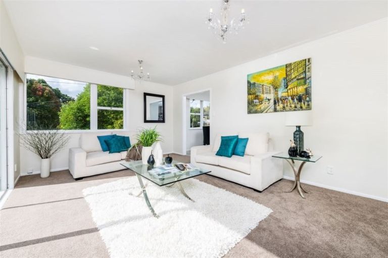 Photo of property in 2 Taioma Crescent, Te Atatu Peninsula, Auckland, 0610