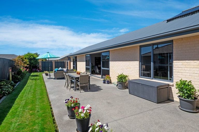 Photo of property in 7 Glen Kerran Close, Broomfield, Christchurch, 8042