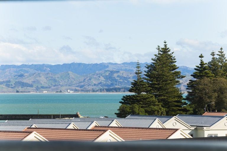 Photo of property in Marina View Apartments, 307/4 Reads Quay, Gisborne, 4010