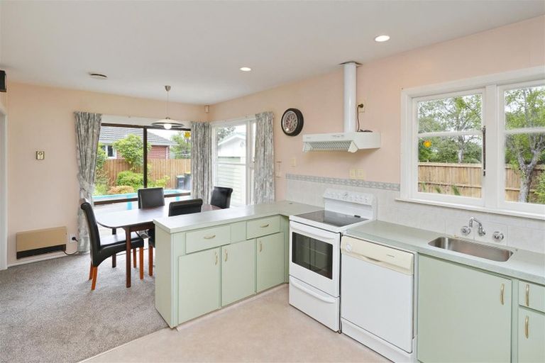 Photo of property in 17 Masham Road, Broomfield, Christchurch, 8042