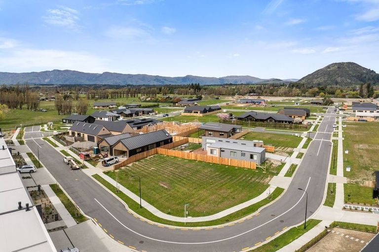 Photo of property in 12 Rubus Street, Wanaka, 9382