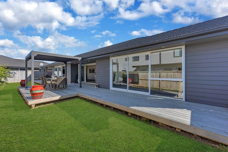 Photo of property in 9 Mutetai Road, Clarks Beach, 2122
