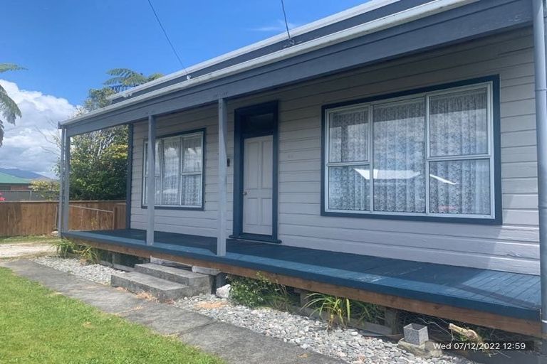 Photo of property in 94 Queen Street, Westport, 7825