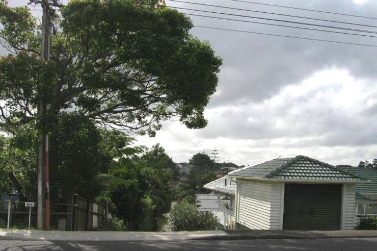 Photo of property in 10b Sunnynook Road, Sunnynook, Auckland, 0620