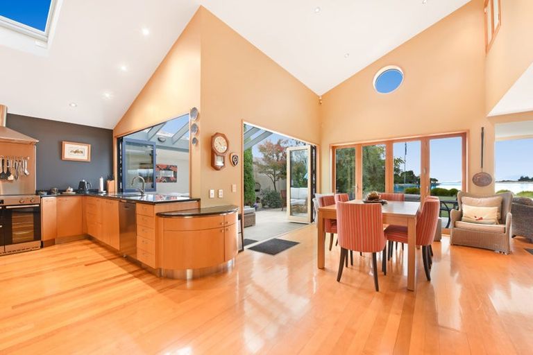Photo of property in 18 Iwa Street, Mapua, 7005