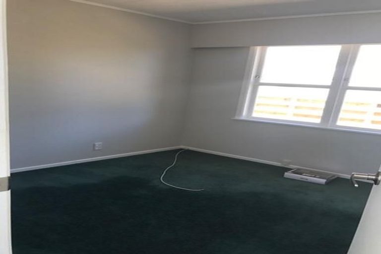 Photo of property in 61 Gloria Avenue, Te Atatu Peninsula, Auckland, 0610