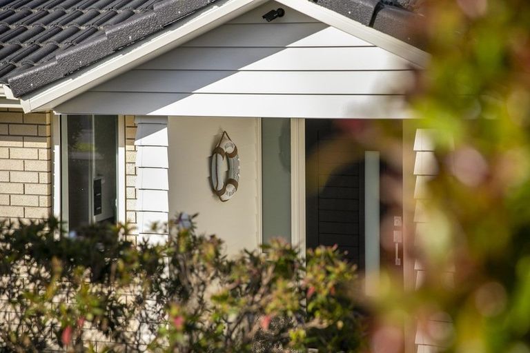 Photo of property in 19 Seaview Crescent, Hatfields Beach, Orewa, 0931