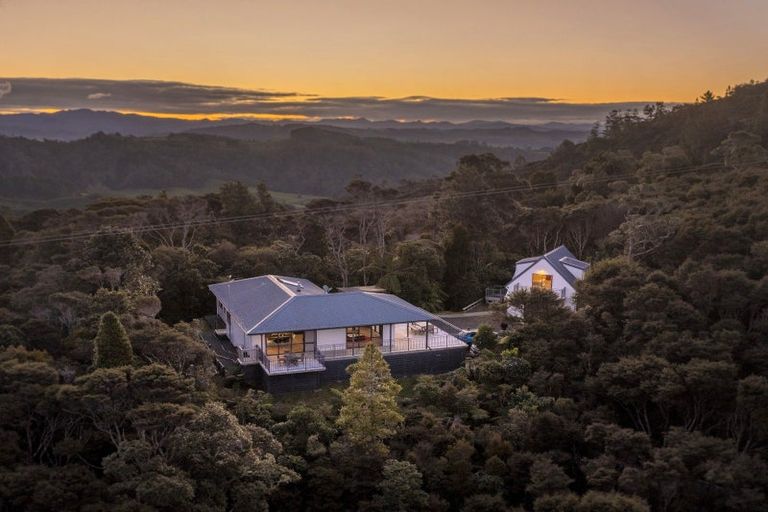 Photo of property in 595 Boat Harbour Road, Whenuakite, Whitianga, 3591