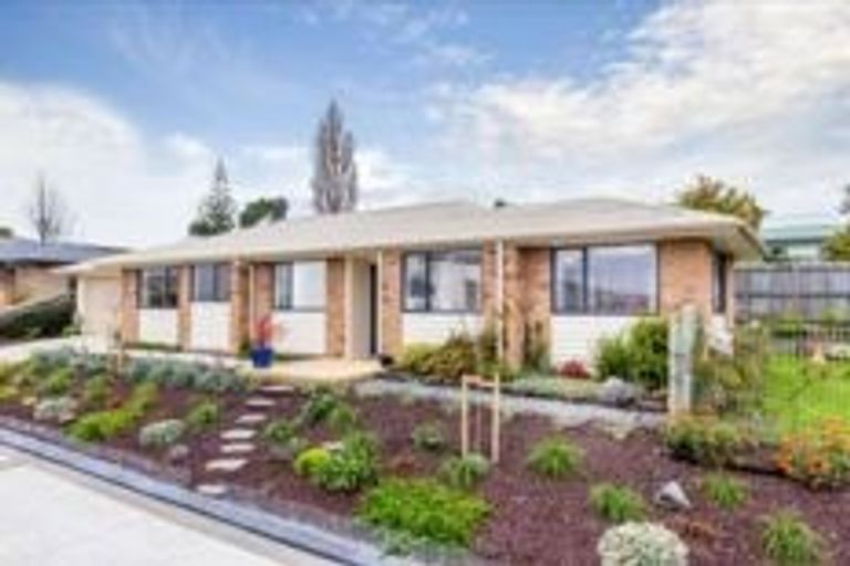 Photo of property in 169c Colwill Road, Massey, Auckland, 0614