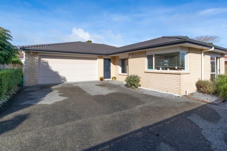 Photo of property in 3/14 Milton Road, Orewa, 0931