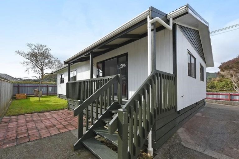 Photo of property in 126 Hewer Crescent, Naenae, Lower Hutt, 5011