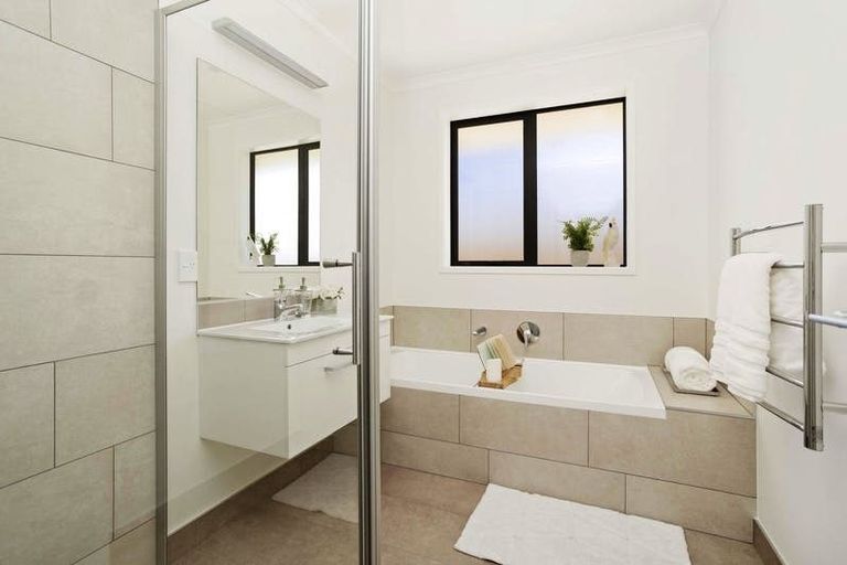 Photo of property in 6 Mutetai Road, Clarks Beach, 2122