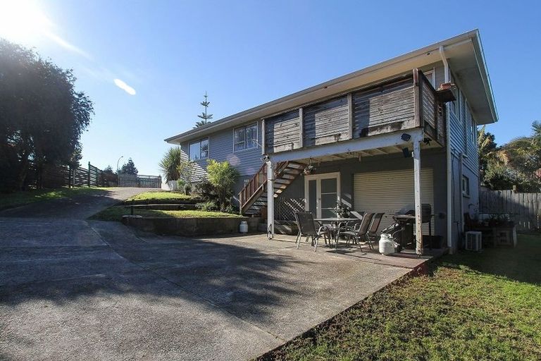 Photo of property in 8 Papa Place, Birkdale, Auckland, 0626