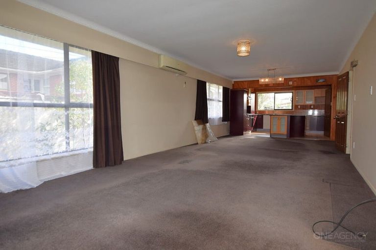 Photo of property in 52 Tiroroa Avenue, Te Atatu South, Auckland, 0610