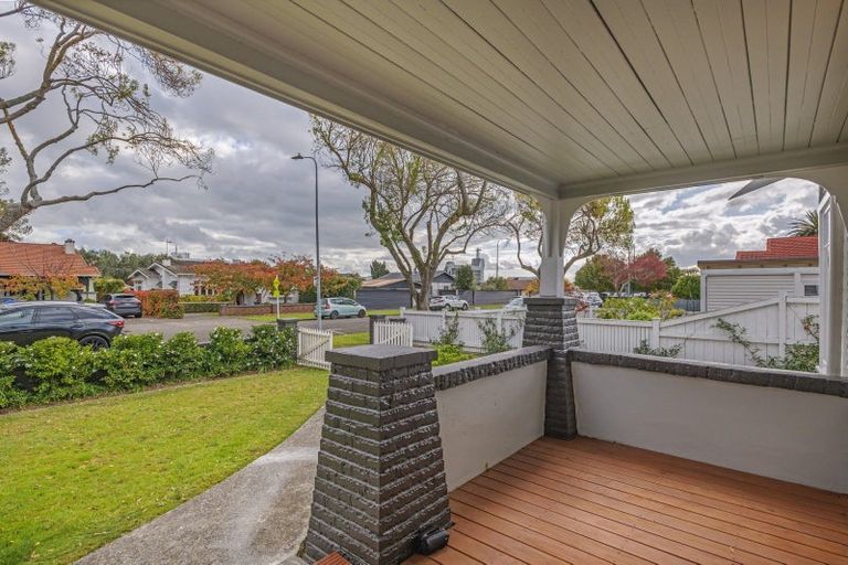 Photo of property in 9 Milverton Avenue, Hokowhitu, Palmerston North, 4410