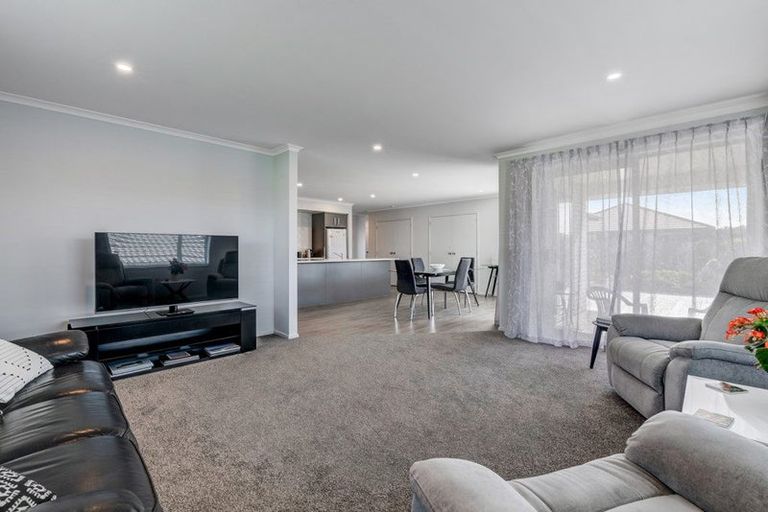 Photo of property in 24 Minerva Avenue, Helensville, 0800