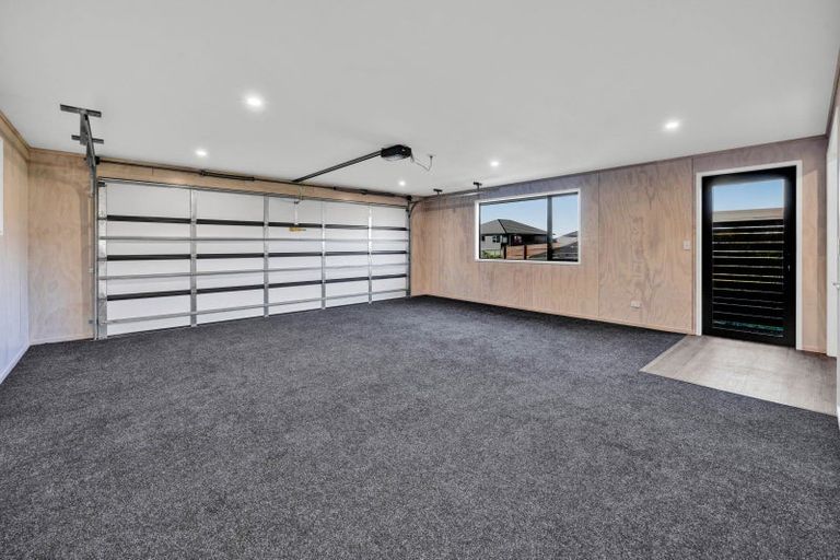 Photo of property in 21 Midsummer Avenue, Stratford, 4332