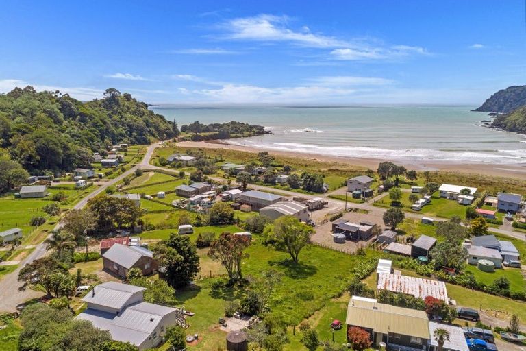 Photo of property in 13 Makahuri Place, Hicks Bay, Tikitiki, 4087