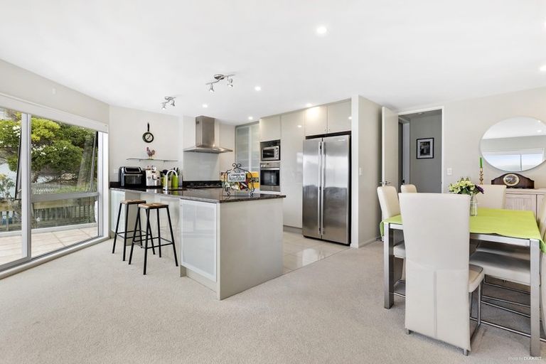 Photo of property in 2/279 Karaka Bay Road, Karaka Bays, Wellington, 6022