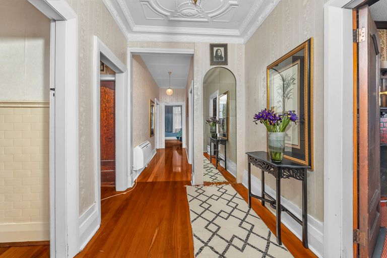 Photo of property in 56 Middleton Road, Kew, Dunedin, 9012