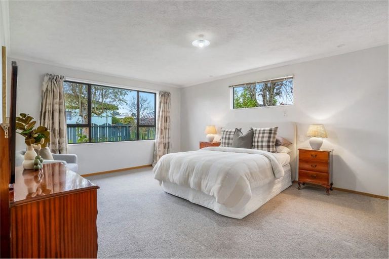 Photo of property in 1 Niddry Crescent, Winton, 9720