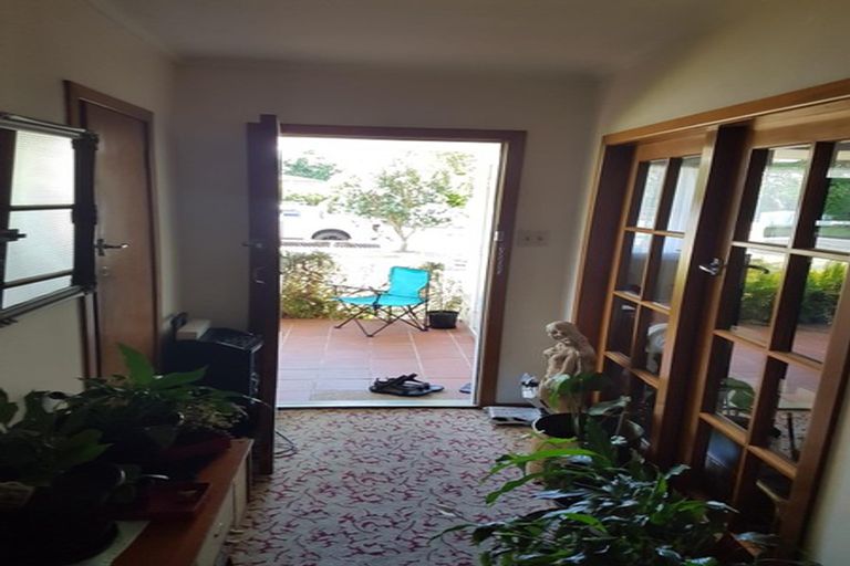 Photo of property in 32 Youngs Road, Papakura, 2110