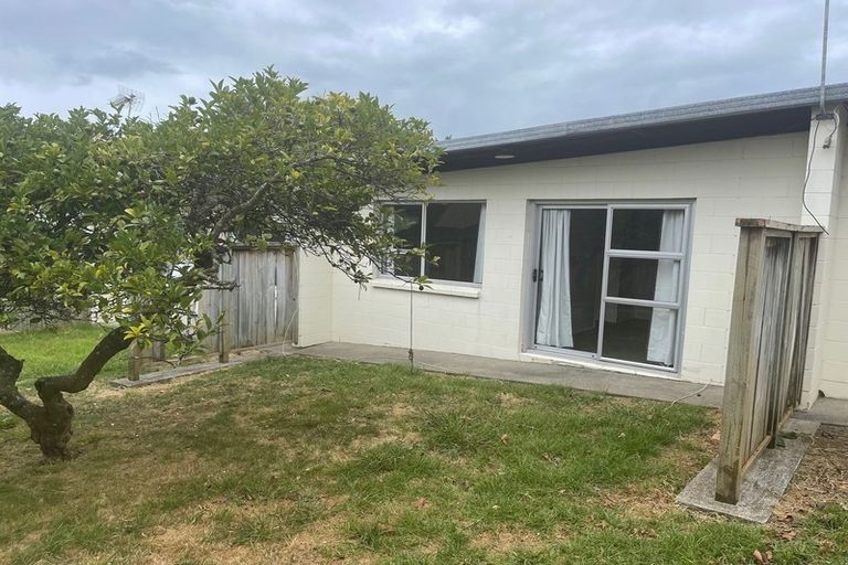 Photo of property in 2/21a Landscape Road, Papatoetoe, Auckland, 2025