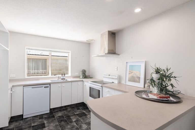 Photo of property in 2/196 England Street, Linwood, Christchurch, 8011