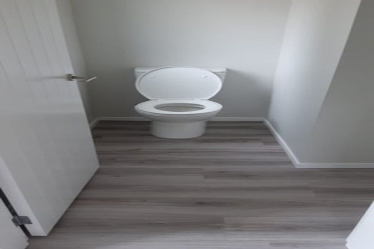 Photo of property in 34 Nile Street, Waterloo, Lower Hutt, 5011