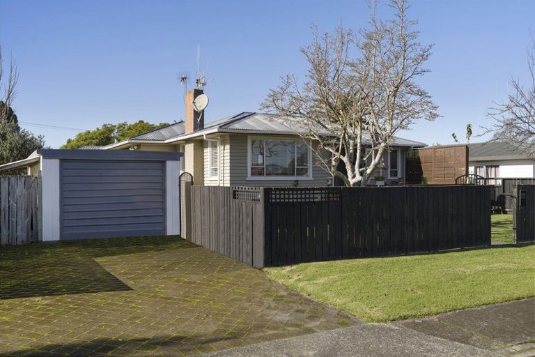 Photo of property in 15a Queen Road, Bellevue, Tauranga, 3110