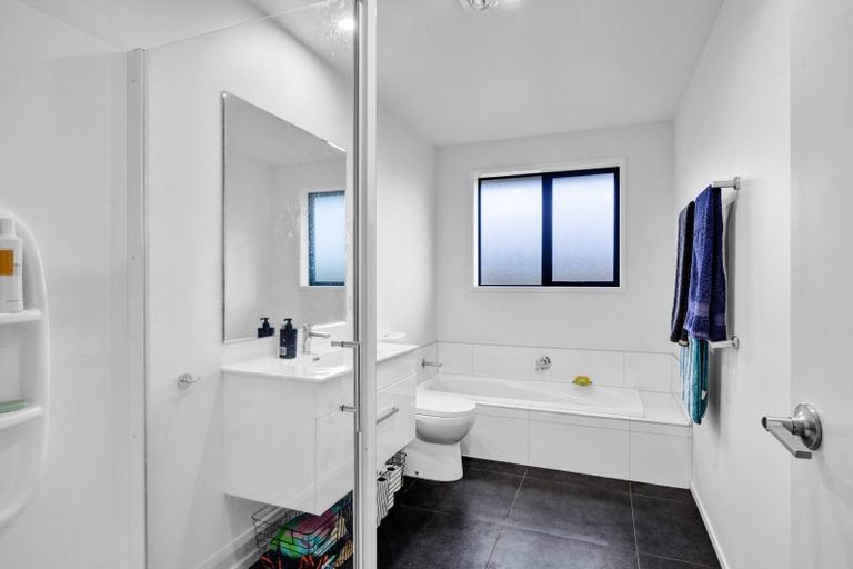 Photo of property in 1 Macbeth Street, Stratford, 4332