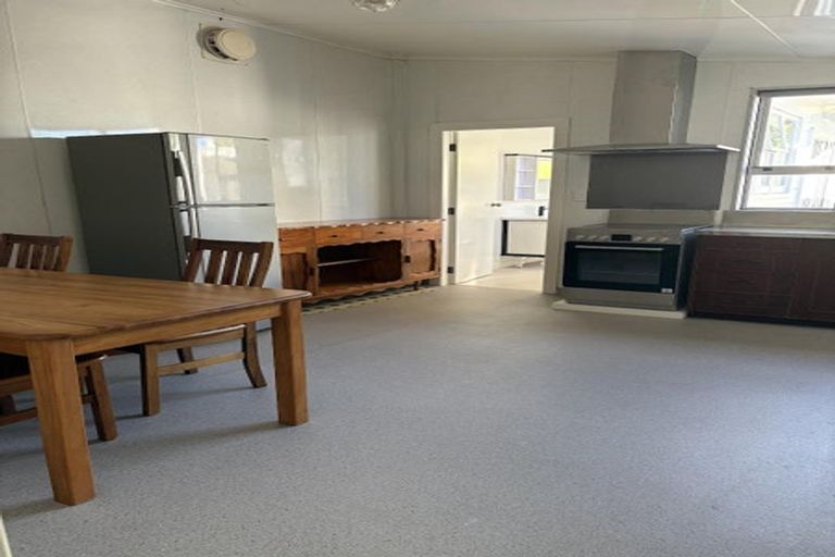 Photo of property in 102 Constable Street, Newtown, Wellington, 6021