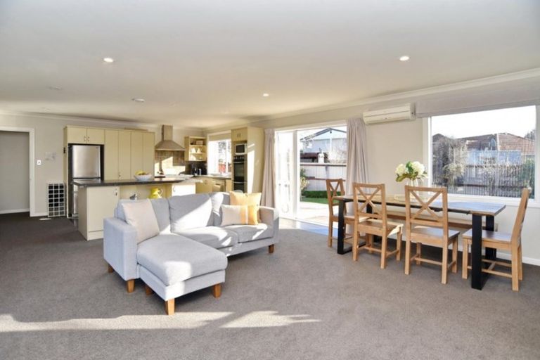 Photo of property in 8 Sonia Place, Casebrook, Christchurch, 8051