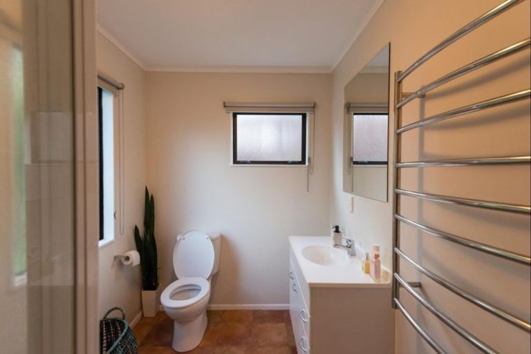 Photo of property in 33 Saint Aidans Way, Tawa, Wellington, 5028
