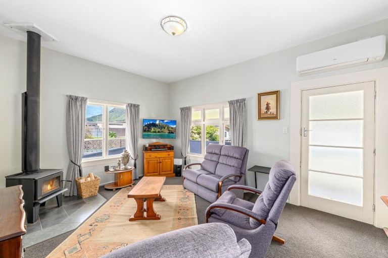 Photo of property in 95a Waikawa Road, Picton, 7220