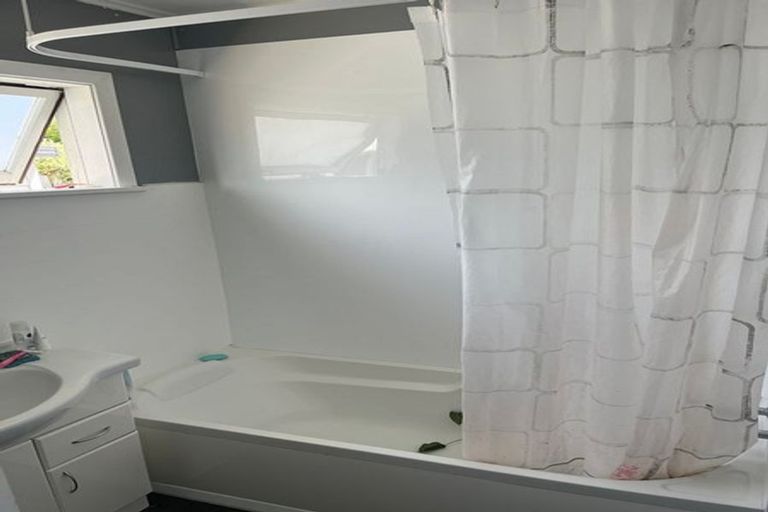 Photo of property in 1 Lees Grove, Wainuiomata, Lower Hutt, 5014