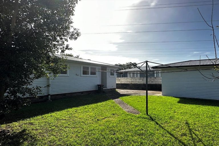 Photo of property in 44 Tiraumea Drive, Pakuranga, Auckland, 2010