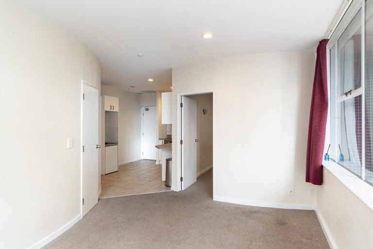 Photo of property in Terrace Tower Apartments, 8a/126 The Terrace, Wellington Central, Wellington, 6011