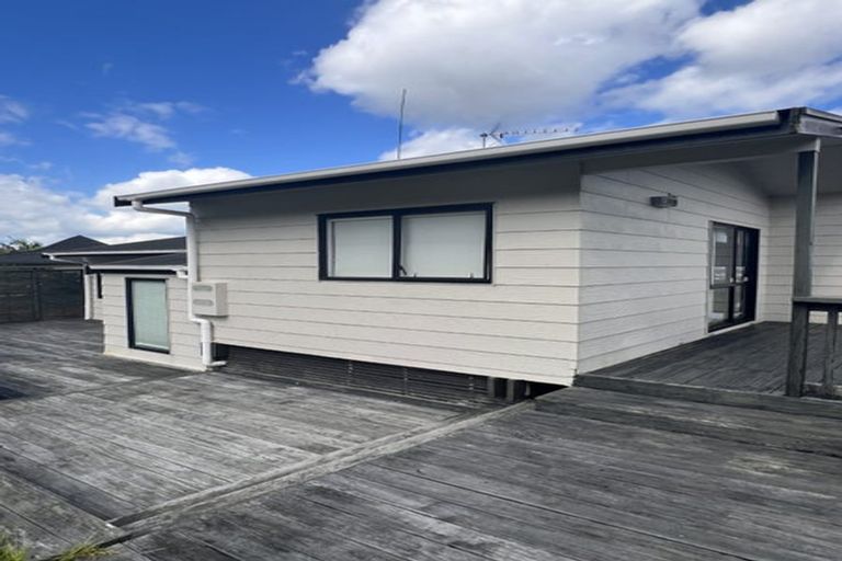 Photo of property in 28 Goodwood Drive, Goodwood Heights, Auckland, 2105