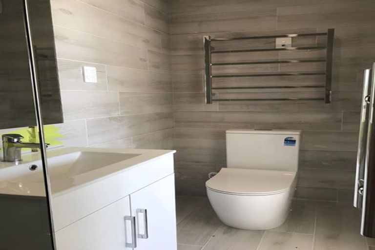 Photo of property in 3 Gamble Way, Massey, Auckland, 0614