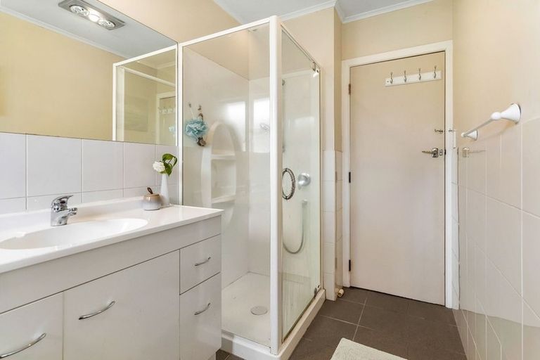 Photo of property in 1/102 Mcleod Road, Te Atatu South, Auckland, 0610