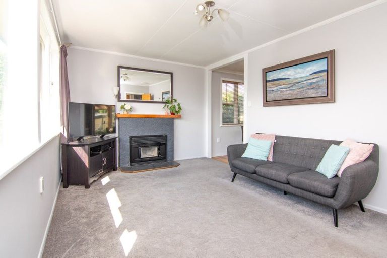 Photo of property in 10 Piper Place, Roslyn, Palmerston North, 4414