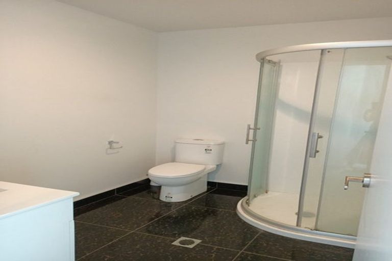 Photo of property in 1u2 June Place, Hamilton East, Hamilton, 3216