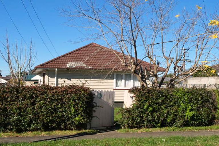 Photo of property in 4 Orakau Road, Mangere East, Auckland, 2024