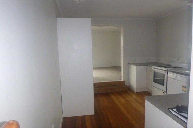 Photo of property in 28 Forest Hill Road, Henderson, Auckland, 0612